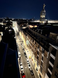 You are more then welcome to enjoy the rooftop.