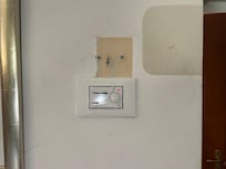 Holes in wall and non functionning air system