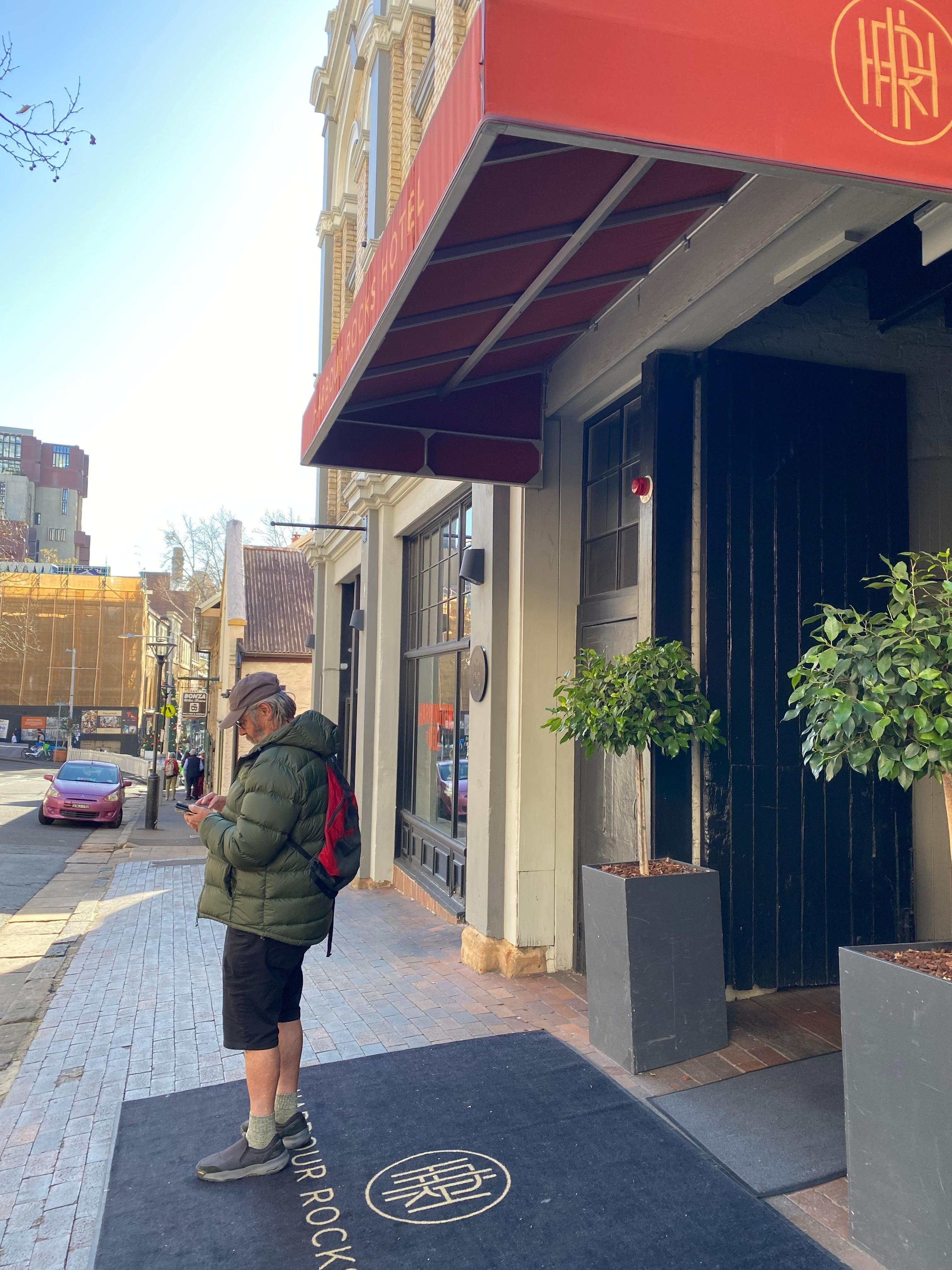 Front entrance in heart of Circular Quay area
