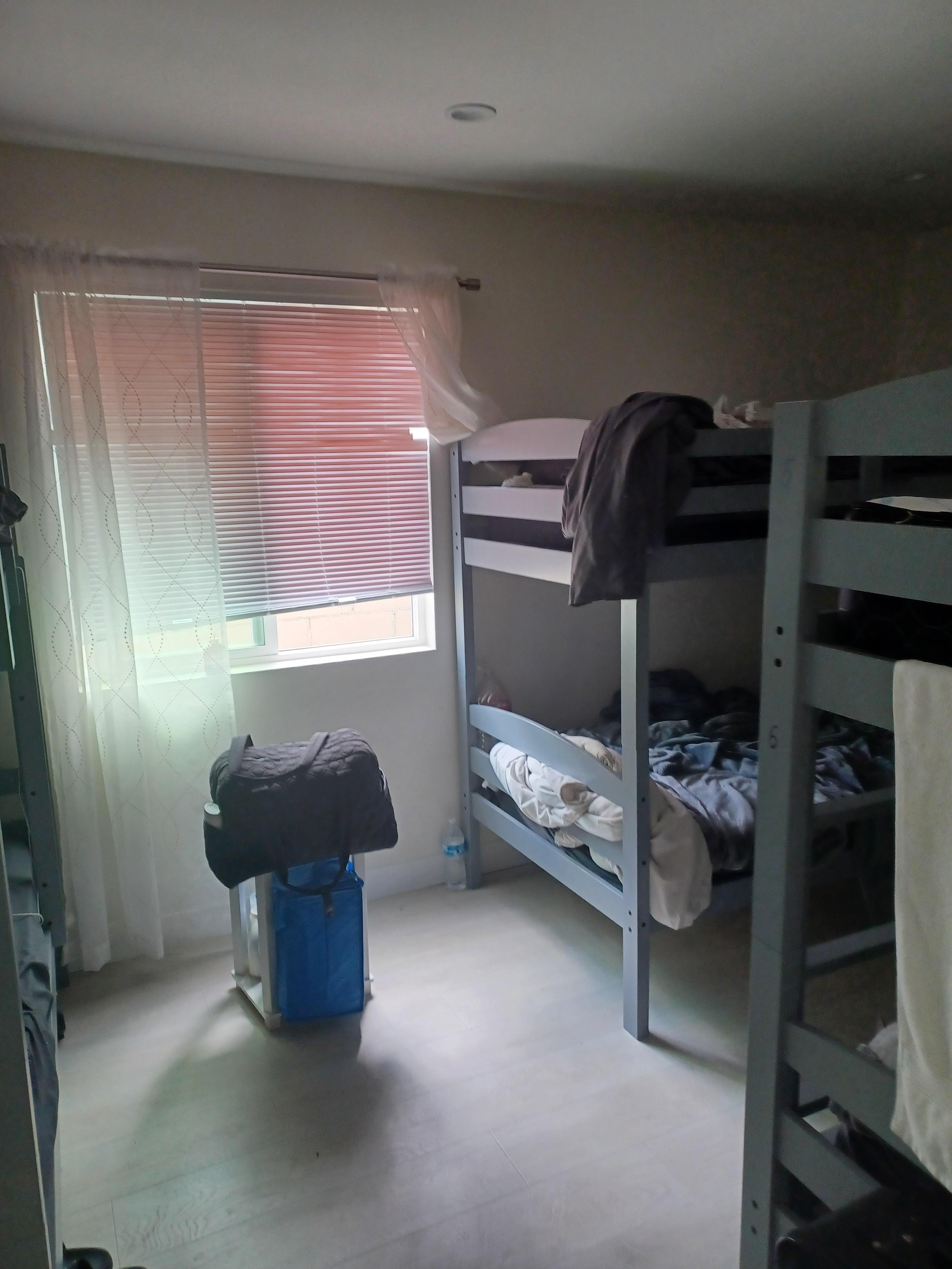 The room I was in w/ the ghetto, noisy people