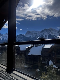 GORGEOUS view!! Photos don’t do justice.