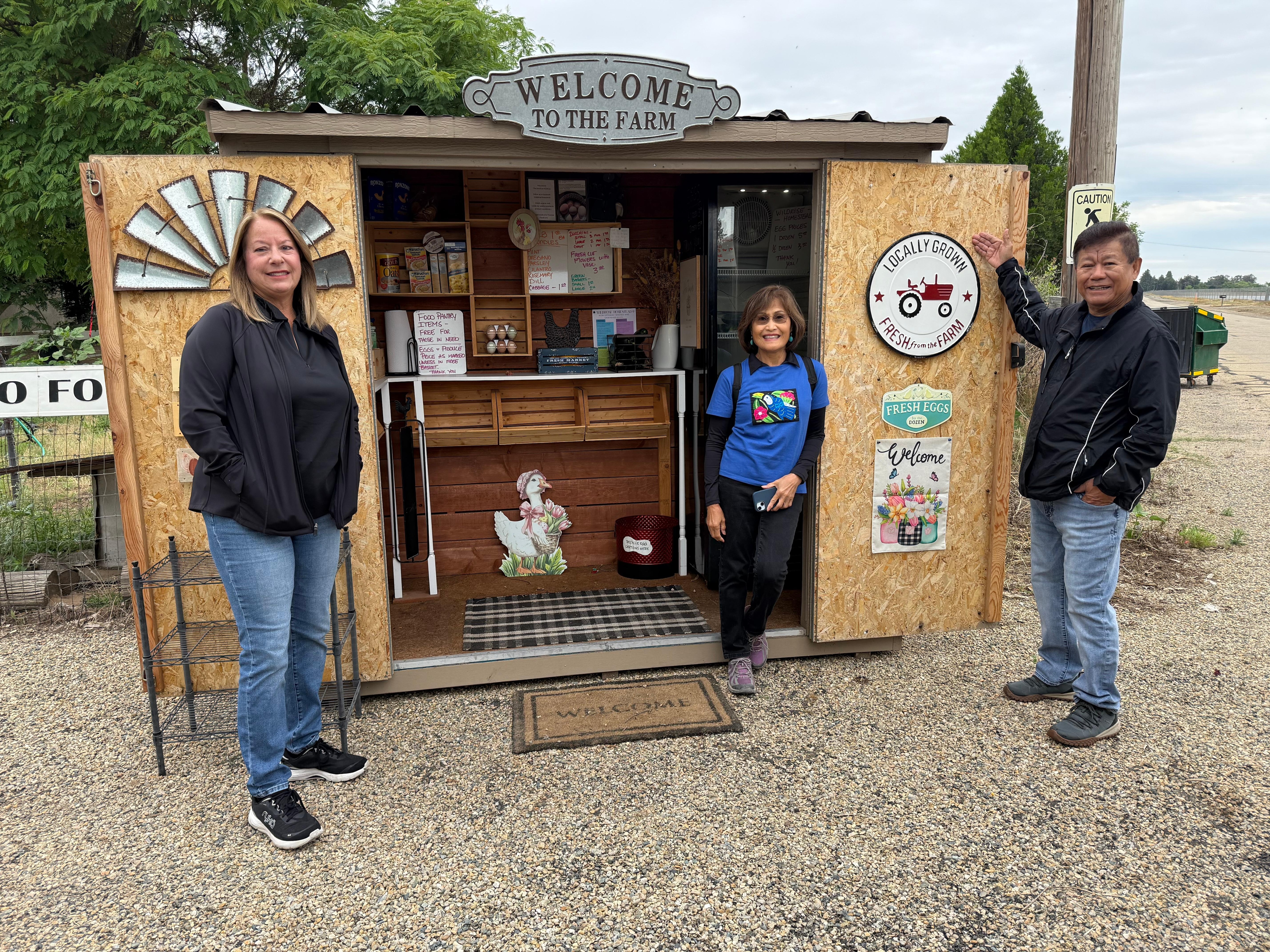There’s a farm “store” 300 yards away to get fresh eggs and vegetables 