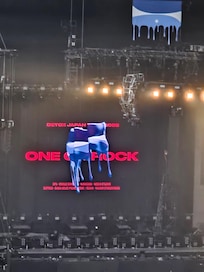 ONE OK ROCK LIVE