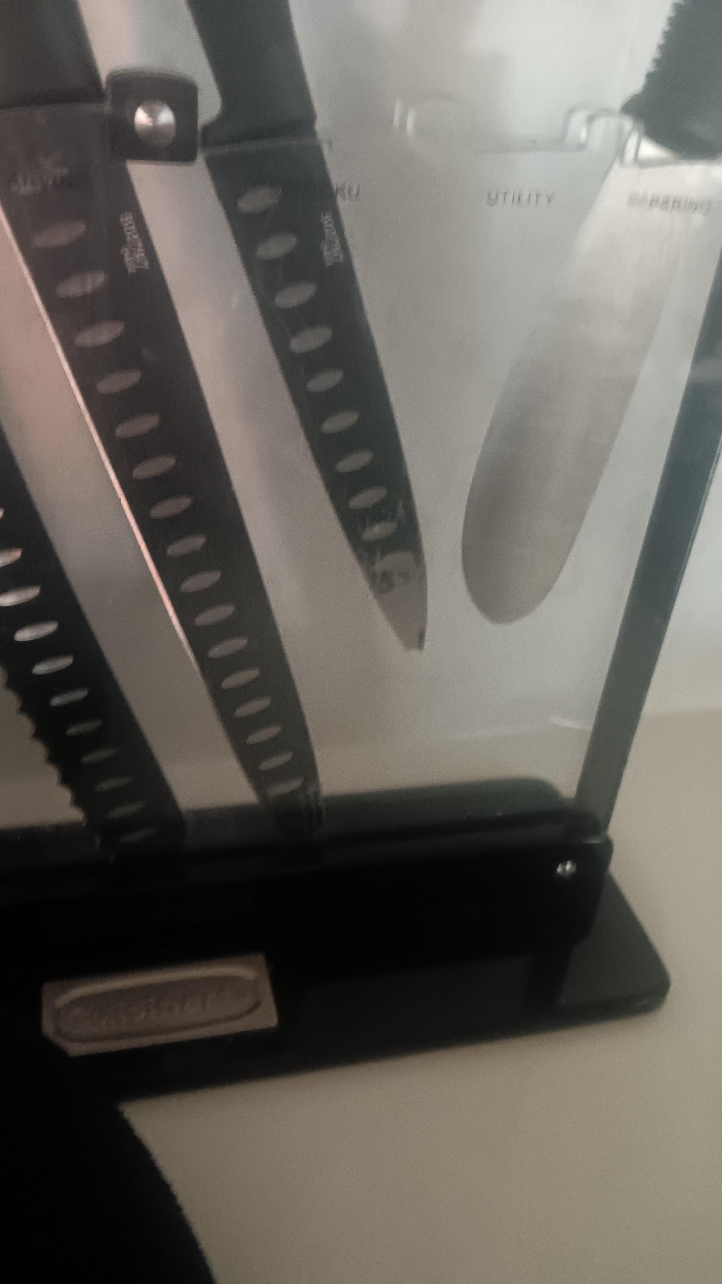 Chipped knives