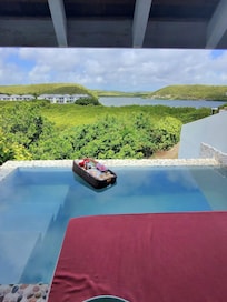 Floating Breakfast