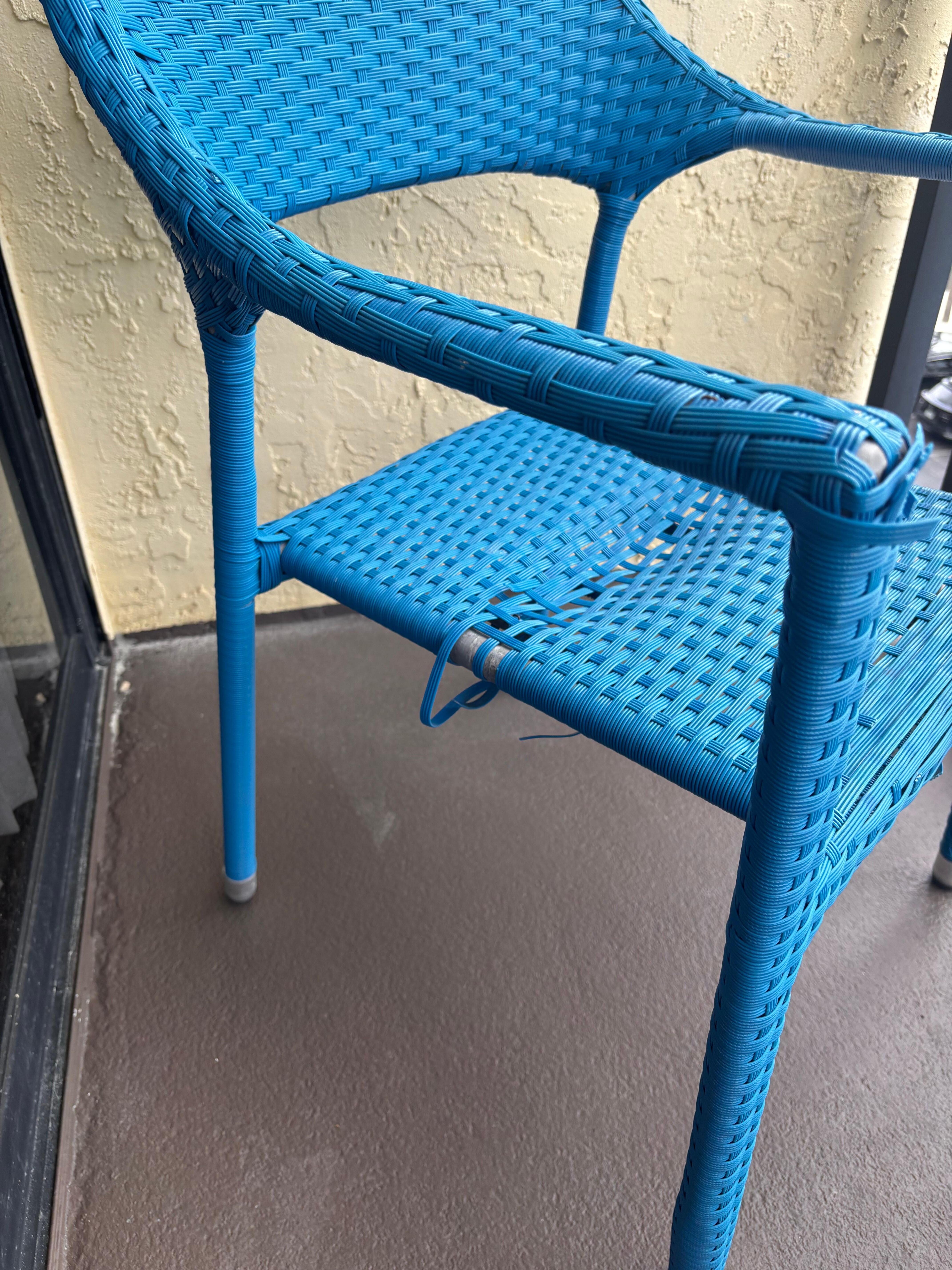 Balcony chairs broken 