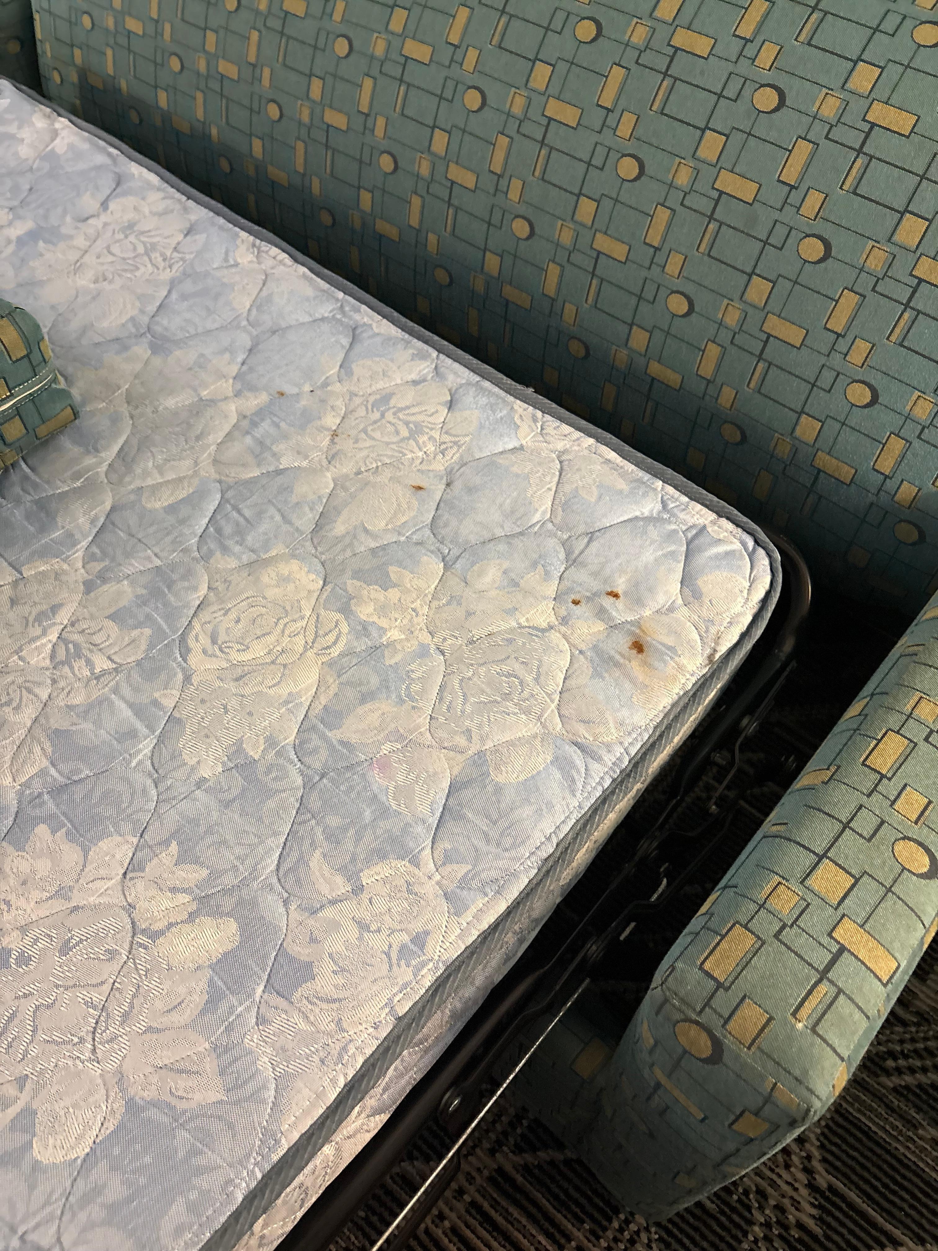 Pull out mattress