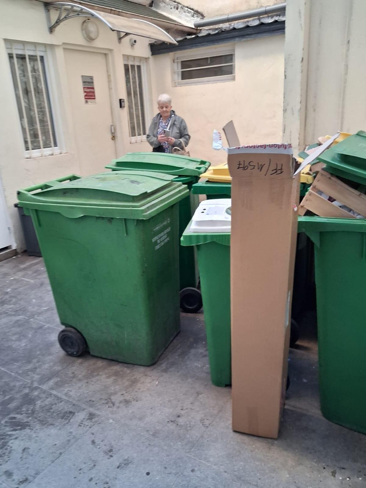 Too many bins in supposed play area.