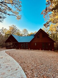 Gorgeous welcoming cabin