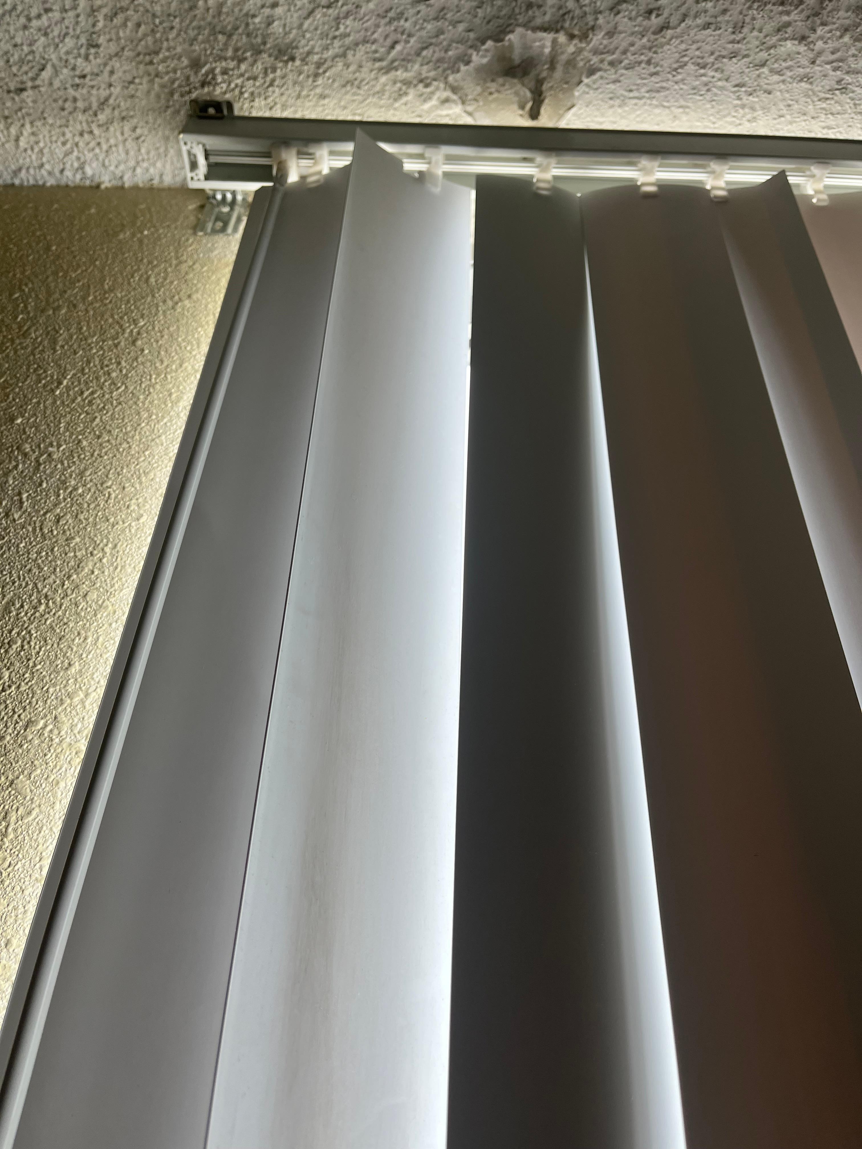 Broken blinds that doesn't work