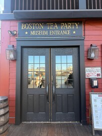 Walking distance about 20-30 minutes
Boston Tea Party
