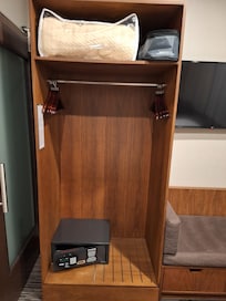 Closet with safe