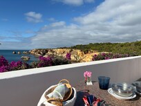 Breakfast overlooking the cliffs & water - SO beautiful! 💕