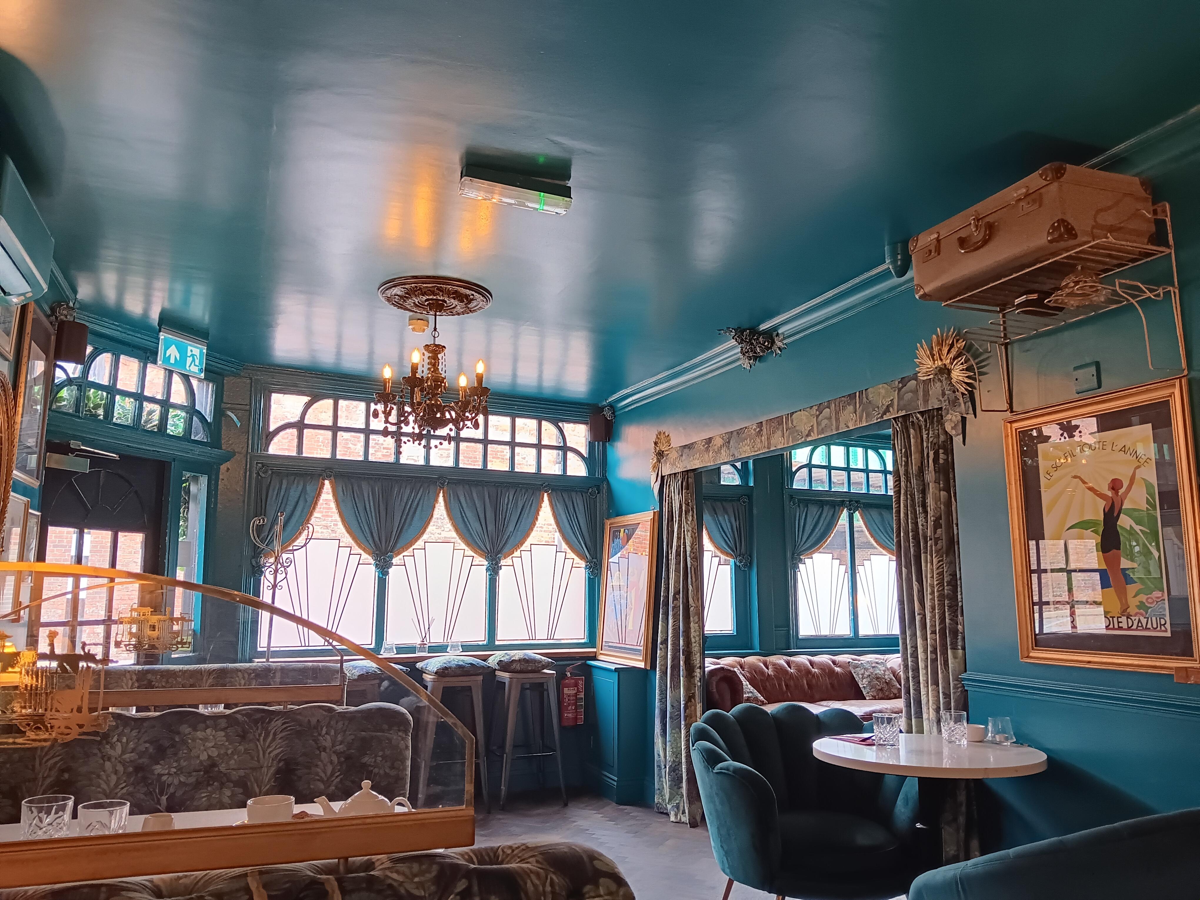 Beautiful decor in the pub where breakfast was served.