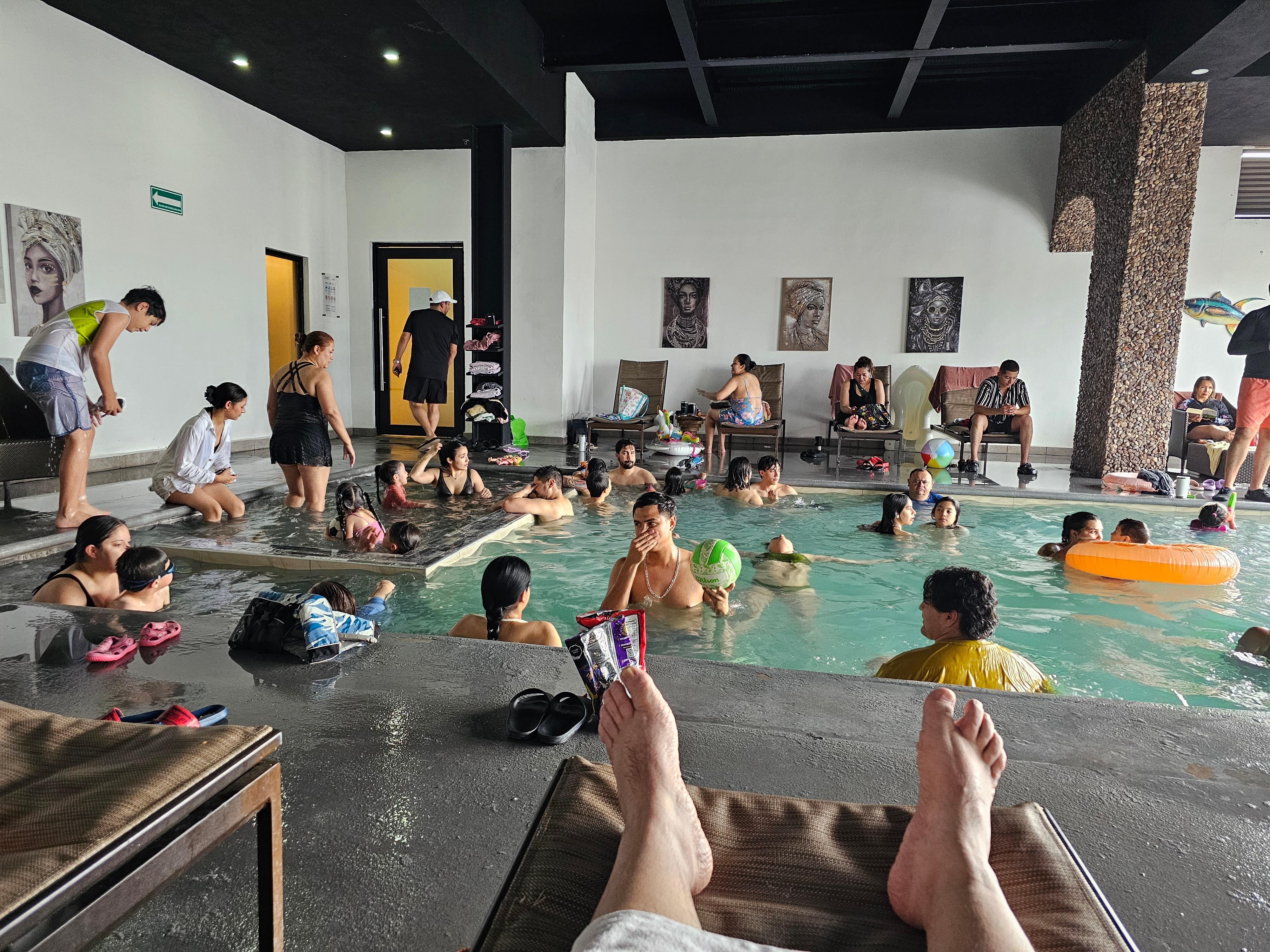 Alberca Climatizada dentro de Hotel Maria Bonita 