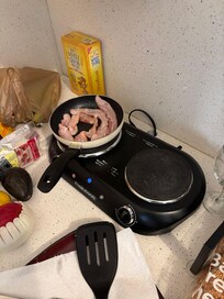 The only cooking surface in the unit, which cannot be plugged in at the same time as the microwave.