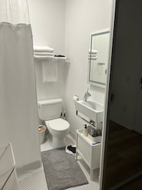 Bathroom/Shower