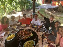 Félicitations à Freddine pour ce magnifique déjeuner avec des cousins de passage