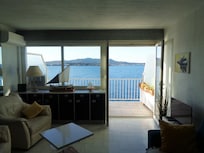 Depuis la pièce principale...