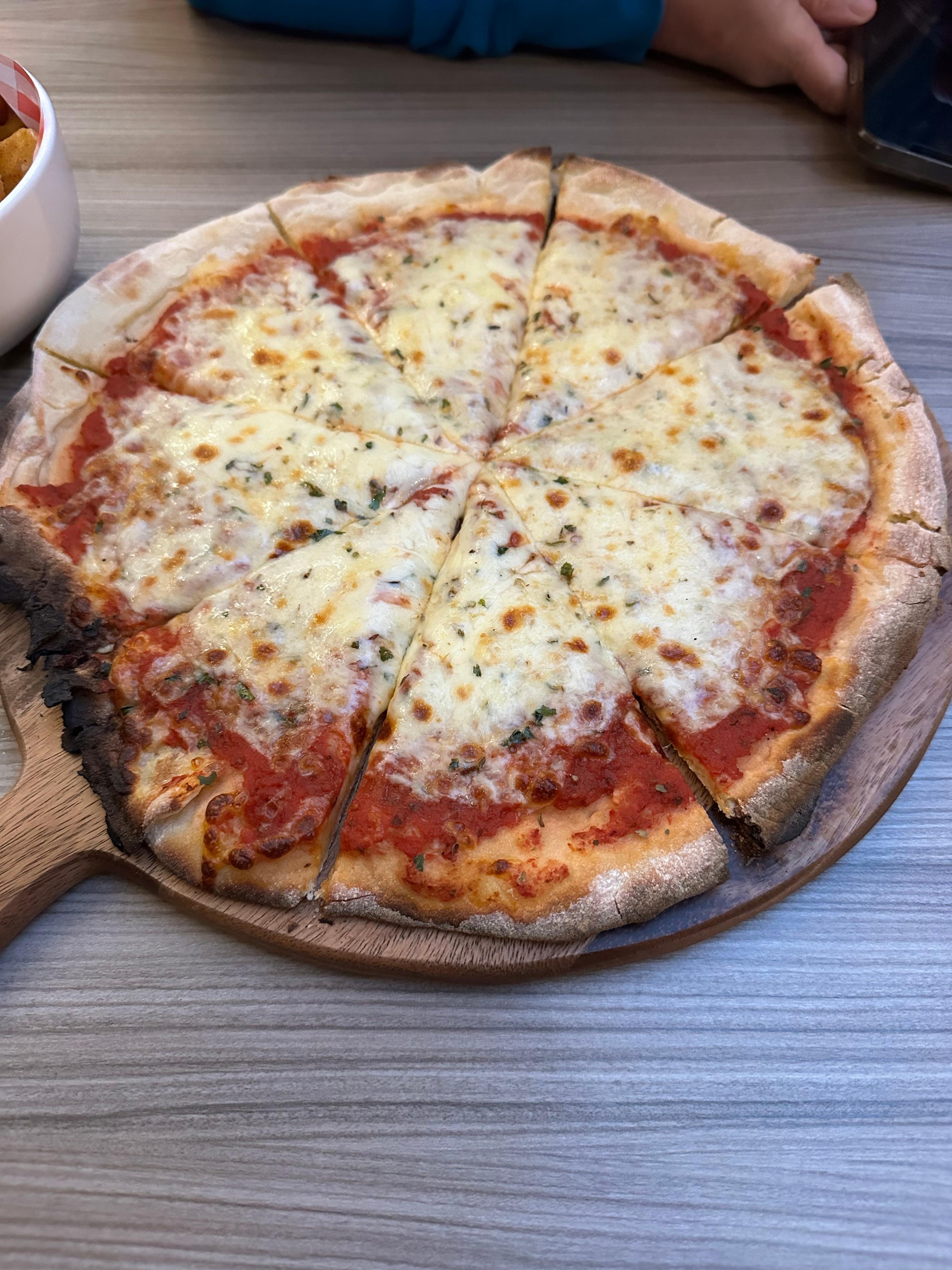 Margarita pizza was amazing!
