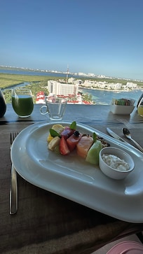 Breakfast at Silk City