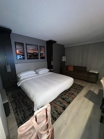 King size bed