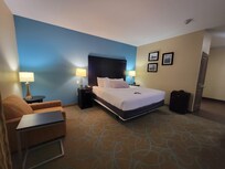 Extra sitting area in King ADA room. Very pleasant.