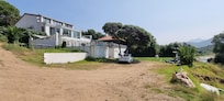 Haus gesamt. Bucht und Strand rechts