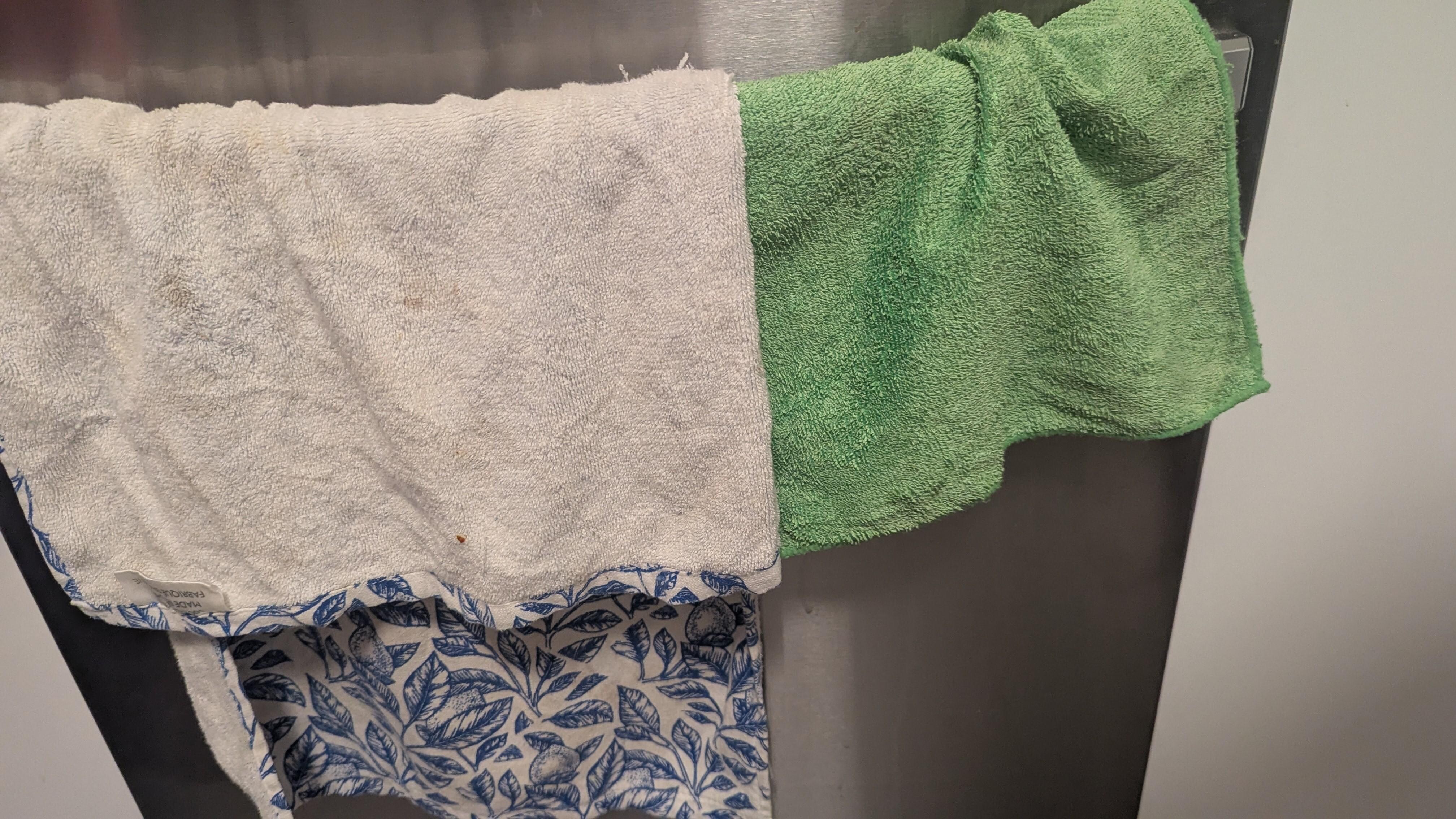 Filthy rags to dry dishes with