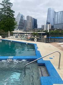 Pool and hot tub at 930 am opens at 9!