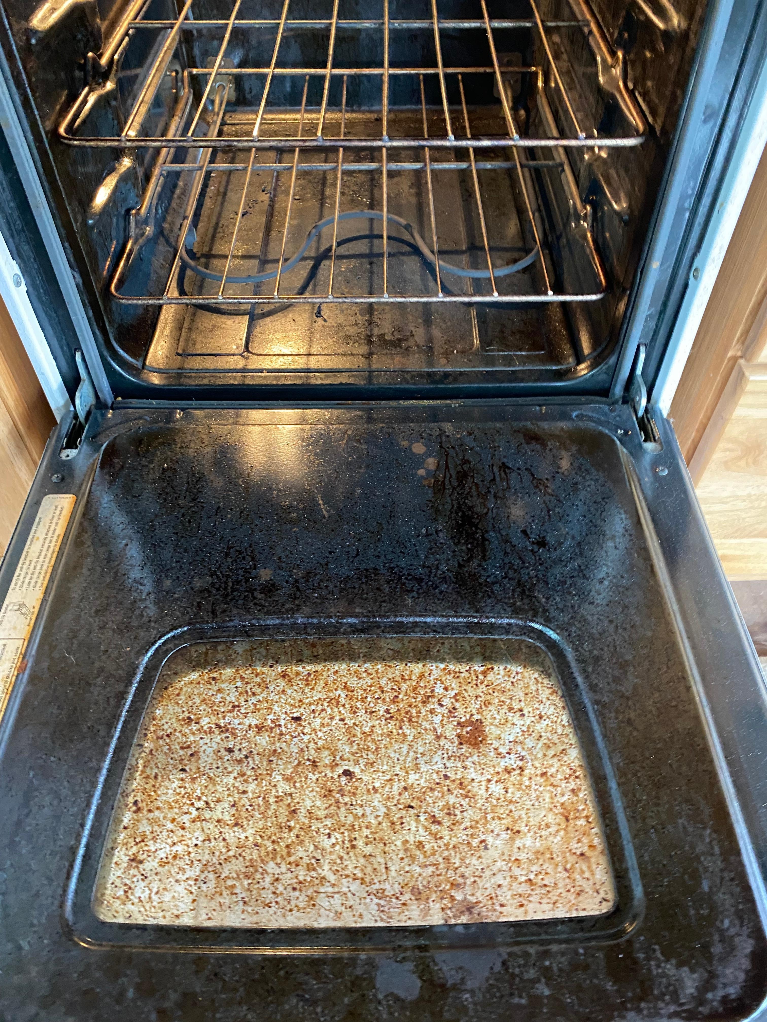 Very tiny stove but extremely dirty 