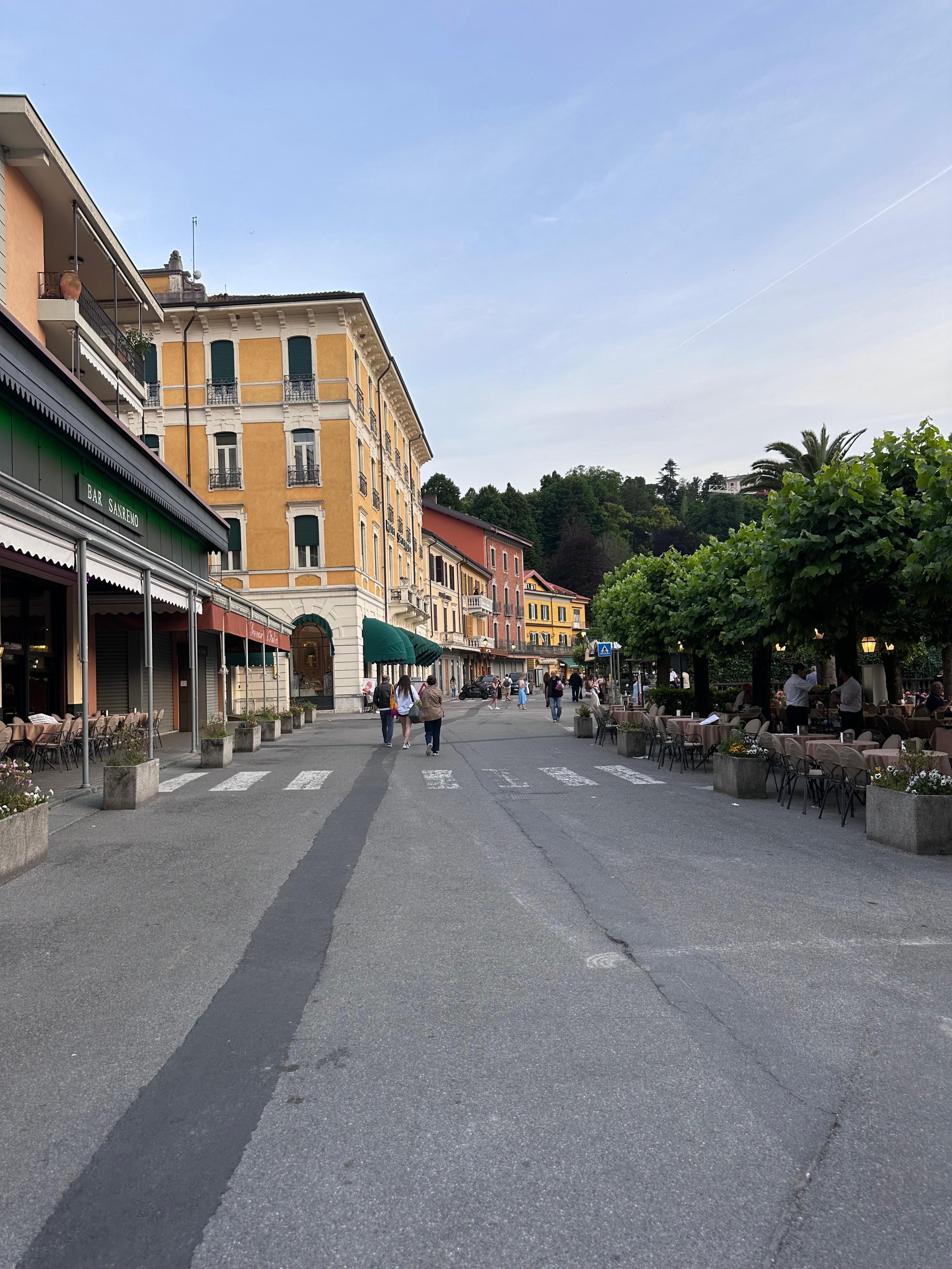 Dining and shopping just steps away!
