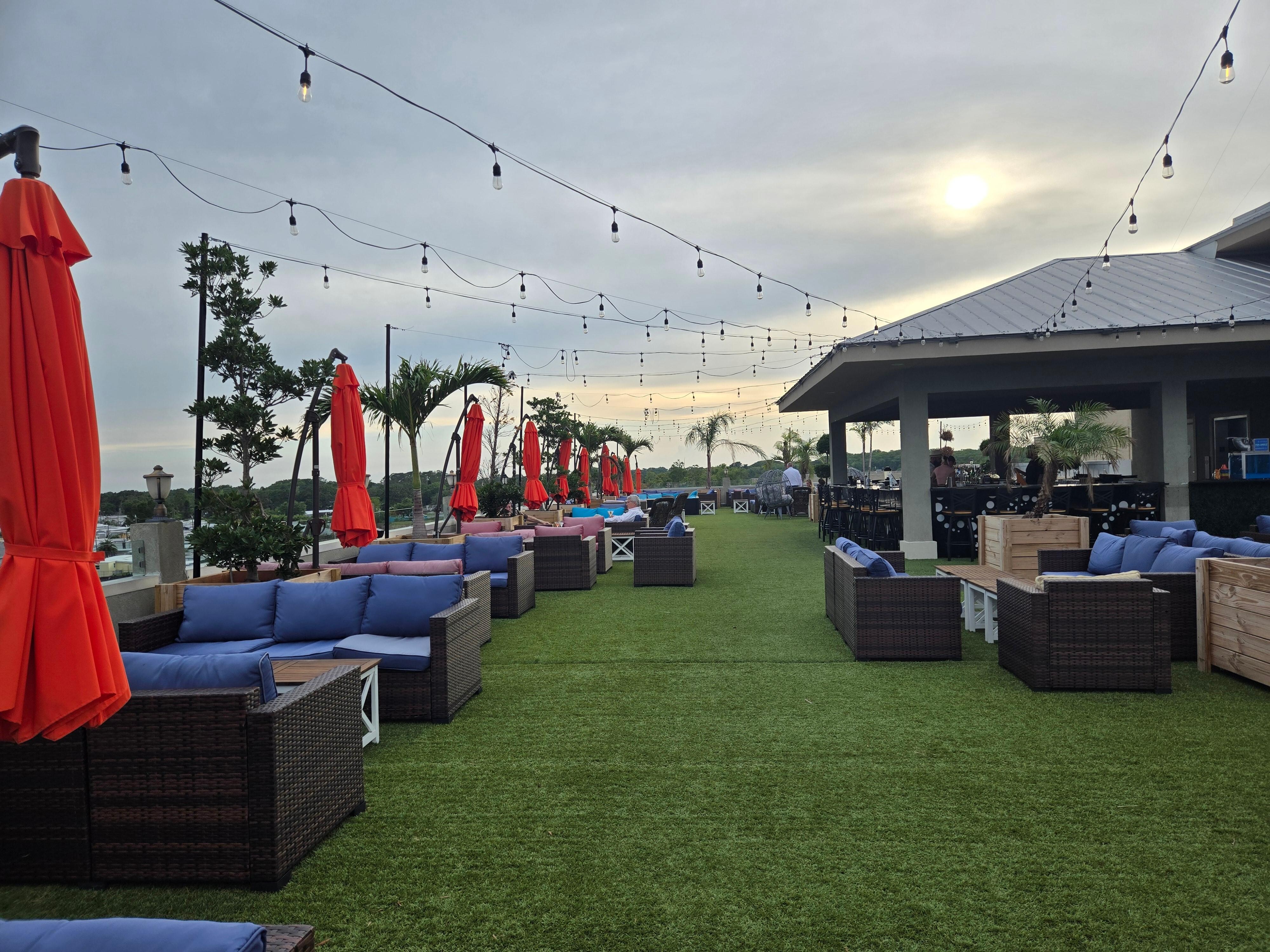 Rooftop Bar in Tavares