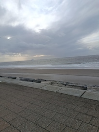 Am Strand ,zu erreichen durch die Dünen!