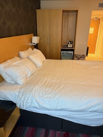 Bed & Wardrobe