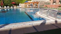 Pool and pool bar