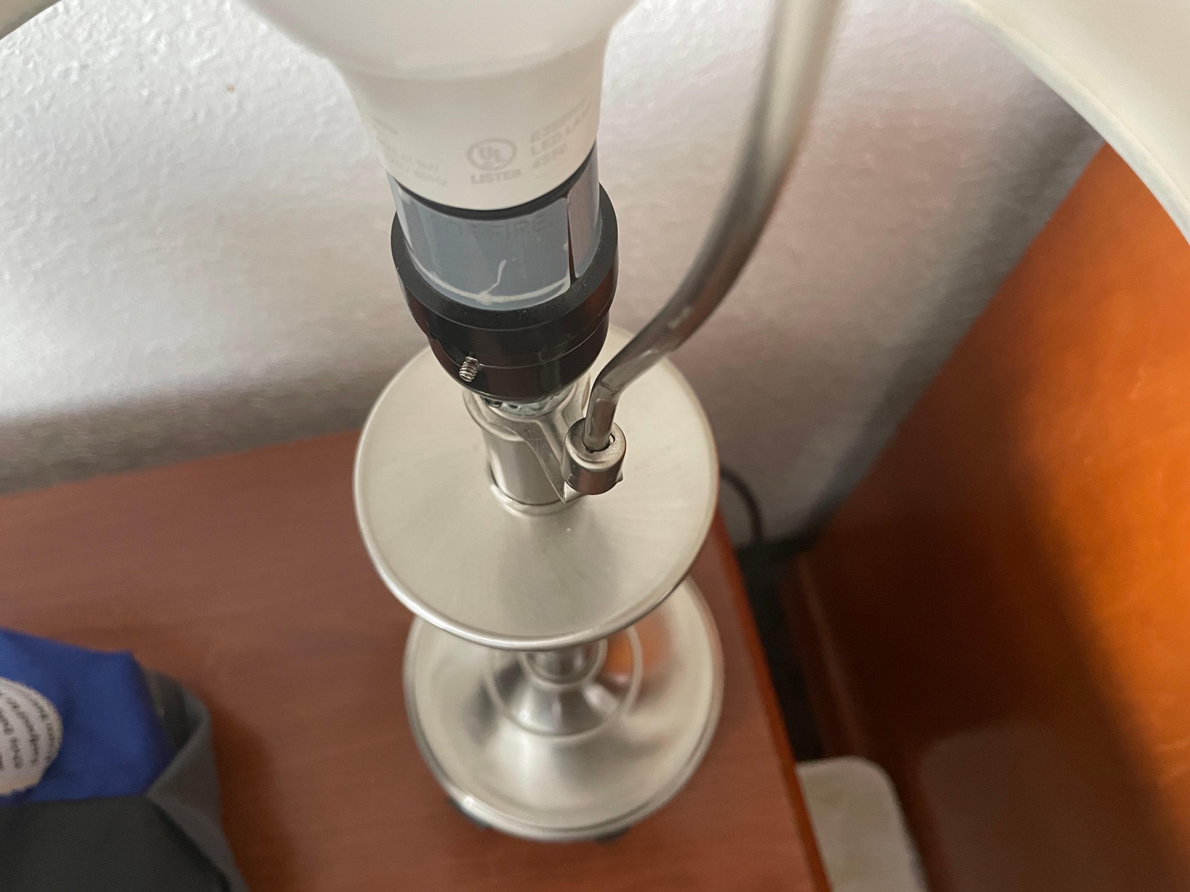 Bring your pliers to shut this lamp off