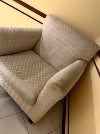 Sus sillones todos están así de sucios