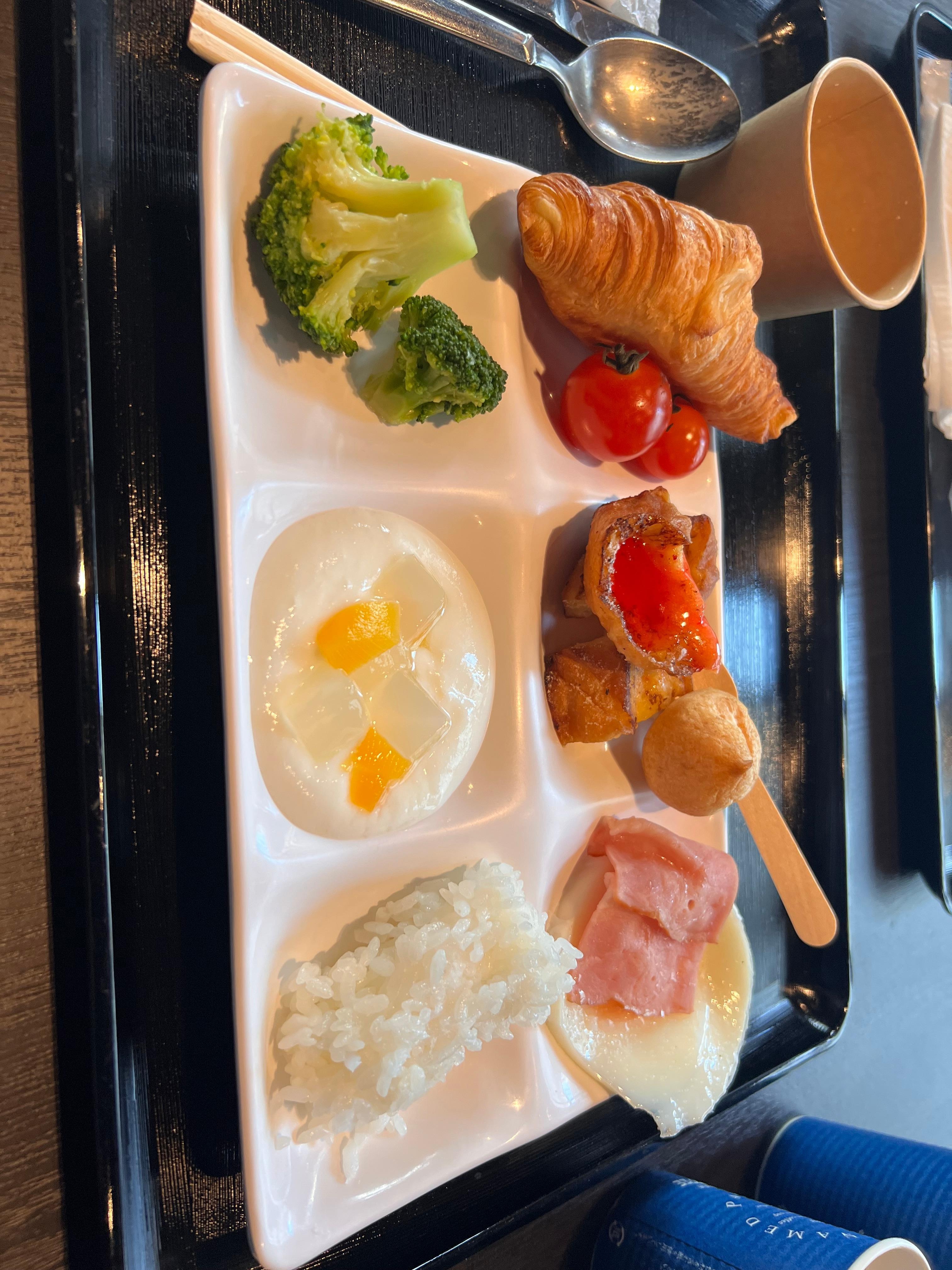 Delicious breakfast buffet with a good selection of western and traditional menu choices