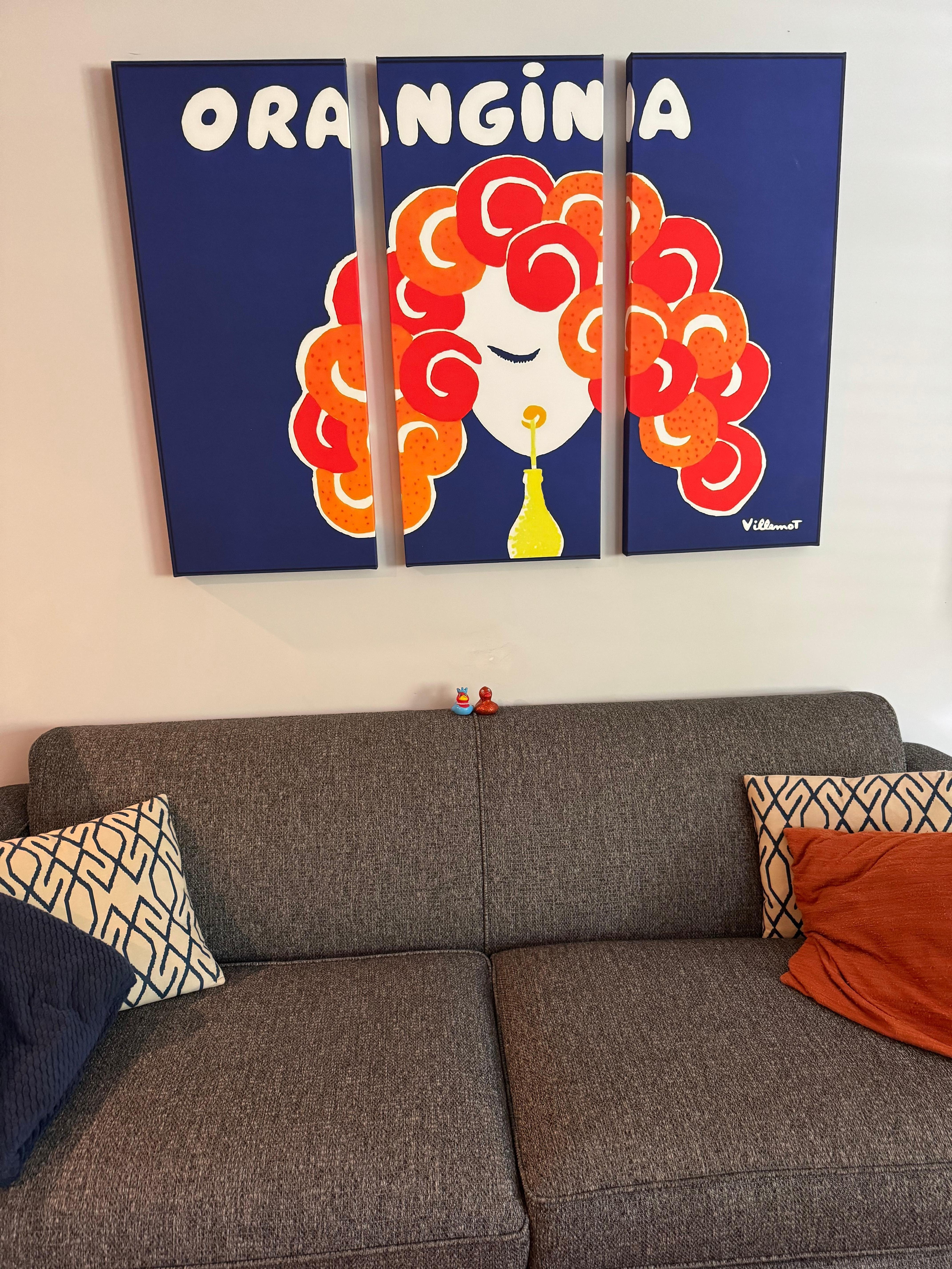 Comfy couch - Pulls out into another bed if needed