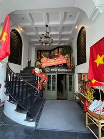 Main entrance, staff helped us with the luggage to check in