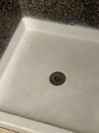 you can see hair in the corners