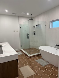 Upstairs primary bath