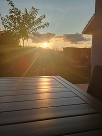 Le petit couché de soleil sur la terrasse au top👌🏻😎