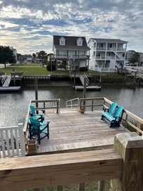Sitting area above dock