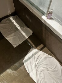 Be prepared to have the bathroom soaked outside after you take a shower because there’s only half door and water gets out from under