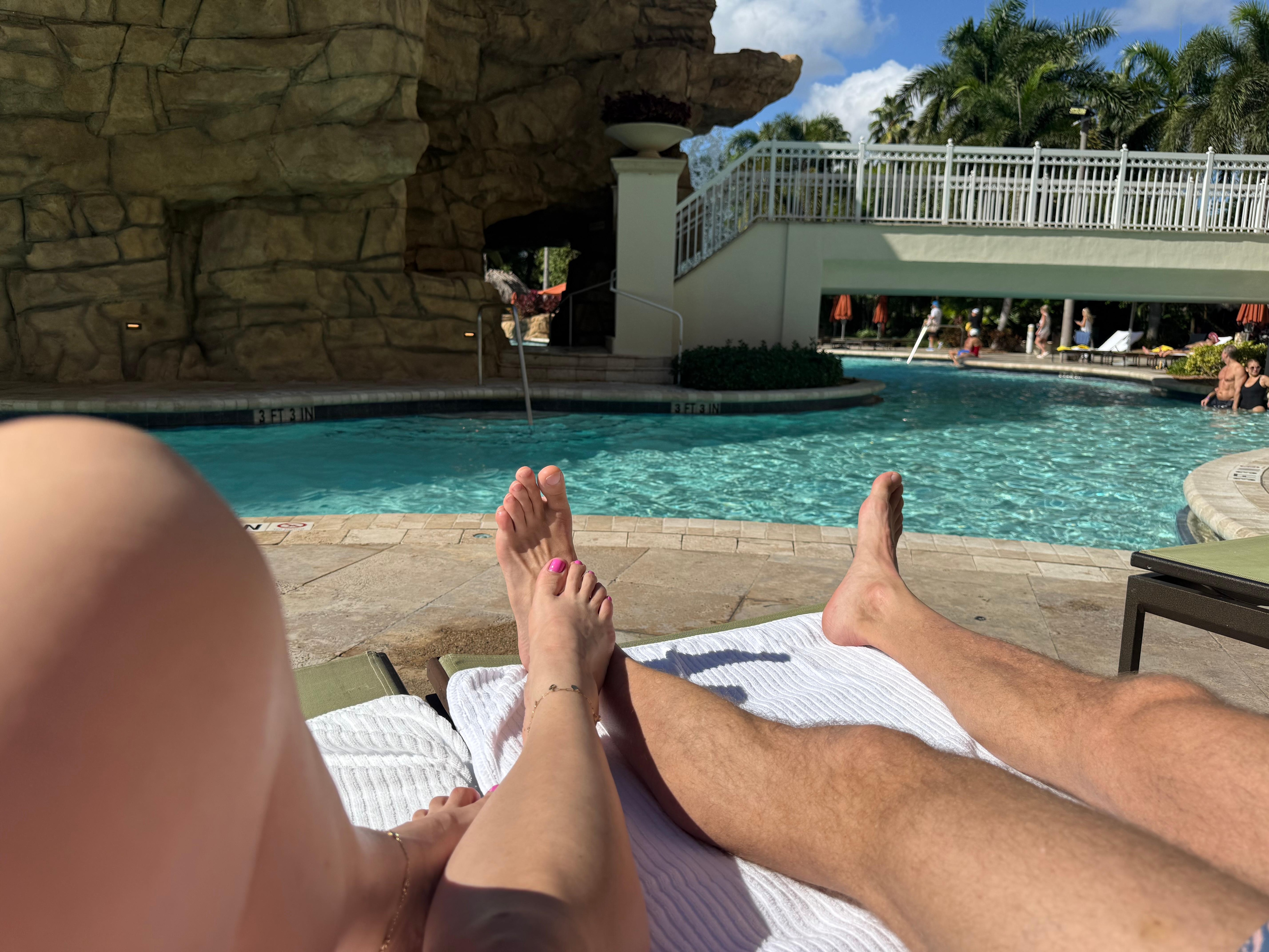 Pool area clean and great up-keeping. Thank you! 