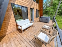 Large porch with hot tub!
