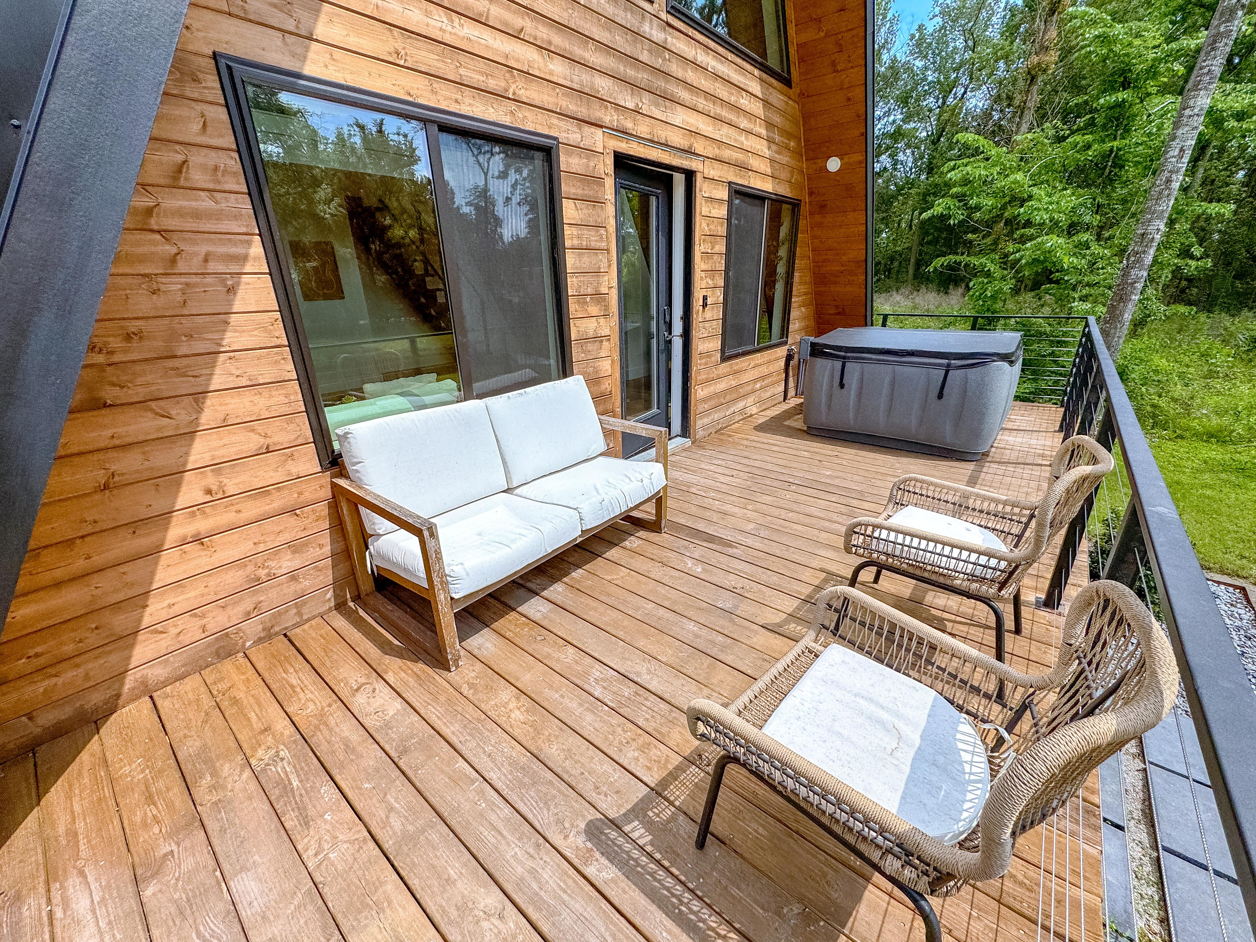 Large porch with hot tub! 