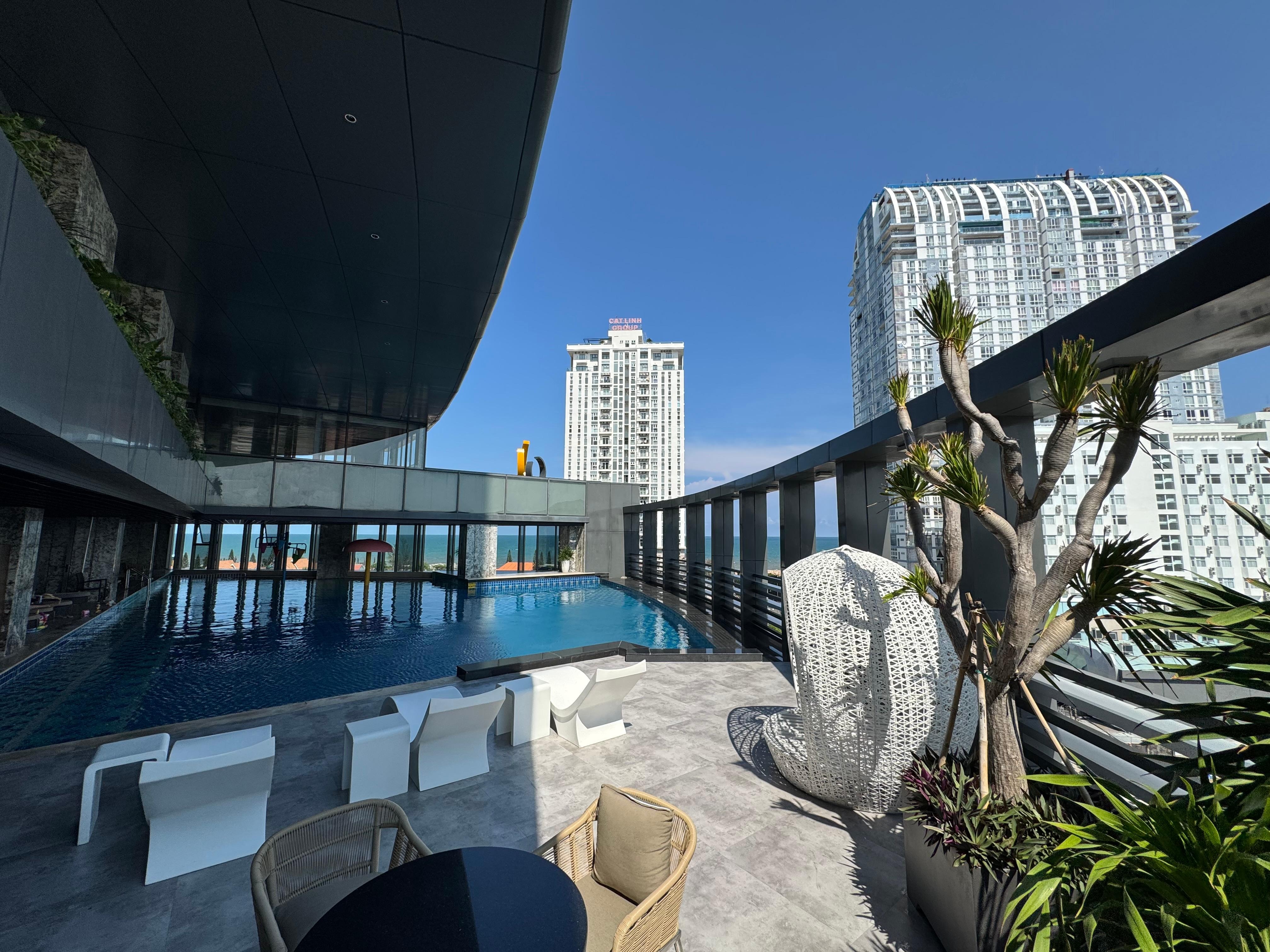Pool deck